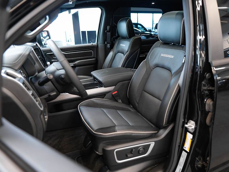 Dodge RAM (2025) 5.7 V8 Laramie 6 LIFT LPG - fotka 17 z 40