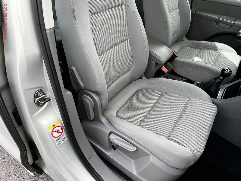Volkswagen Sharan (2011) 2.0 TDi, Comfortline - fotka 12 z 23