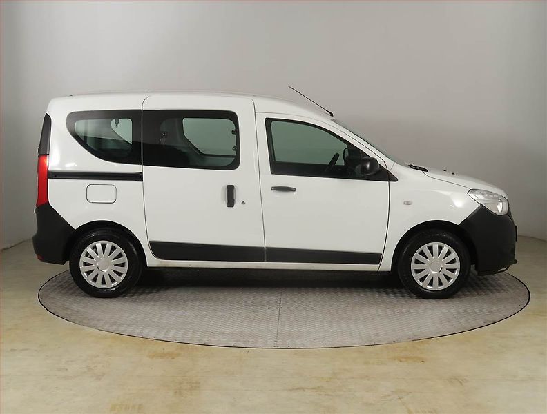 Dacia Dokker (2018) Open 1.6 SCe, 5Míst, ČR, 1Maj - fotka 6 z 15