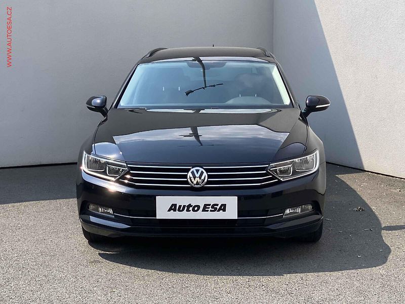 Volkswagen Passat (2018) 1.4 TSi, Comfortline, navi - fotka 2 z 18