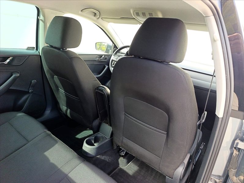Škoda Rapid 1,2 TSi Aut.klima Navigace - fotka 23 z 38