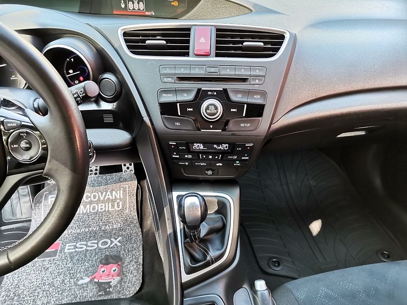 Honda Civic (2014) 1.8i 104kw MK 4 ČR Kamera - fotka 11 z 29