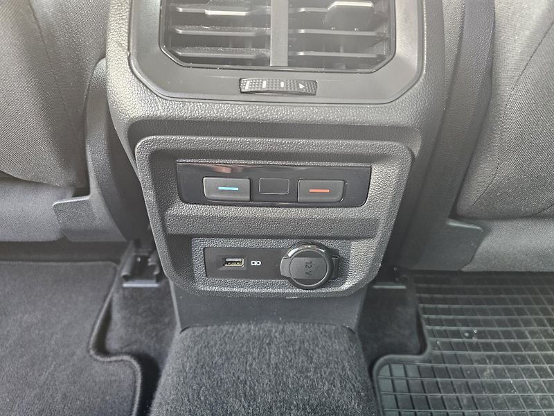 Volkswagen Tiguan (2020) 2.0TDI  - fotka 15 z 22