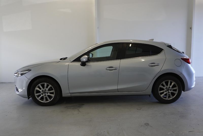 Mazda 3 2,0I SKYACTIV-G - fotka 8 z 25
