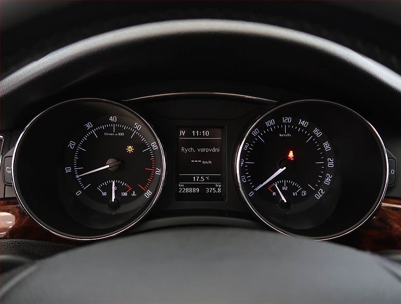 Škoda Superb (2011) Elegance 1.4 TSI, Navi, Xenony - fotka 11 z 23