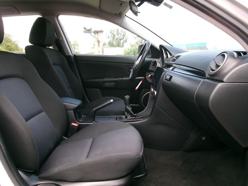 Mazda 3 (2007) 1,3i KLIMA BT NAVI - fotka 23 z 24