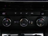 Škoda Superb 1,6 TDI Style 1.maj servis kn. - náhled 21