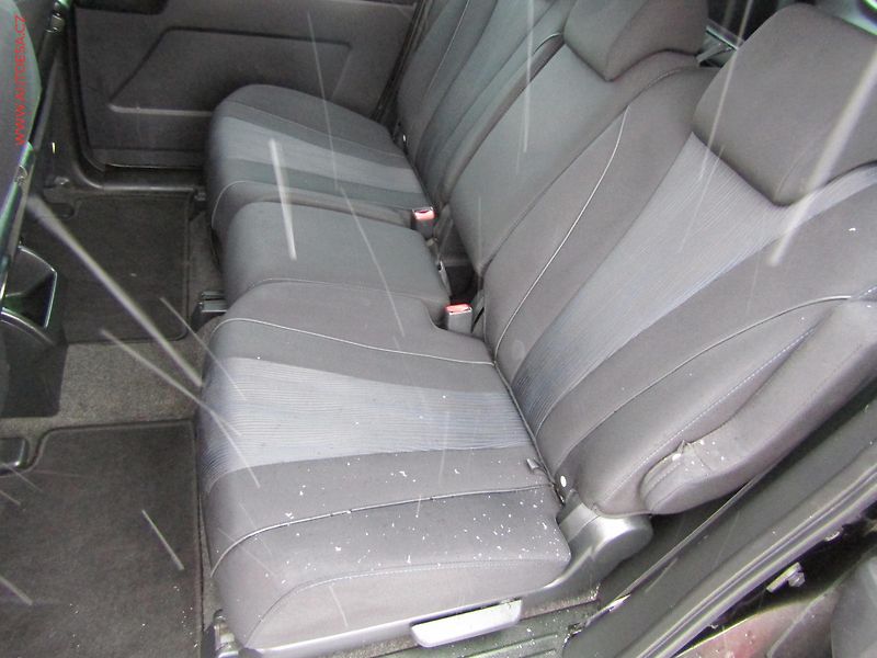 Mazda 5 (2012) 2.0i 7míst, autoAC - fotka 10 z 17