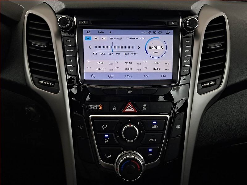 Hyundai i30 (2014) 1.6 MPI, Tempomat - fotka 12 z 16