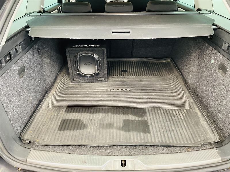 Škoda Superb 2,0 TDI DSG 103kW Bi-Xenon Ele - fotka 22 z 26