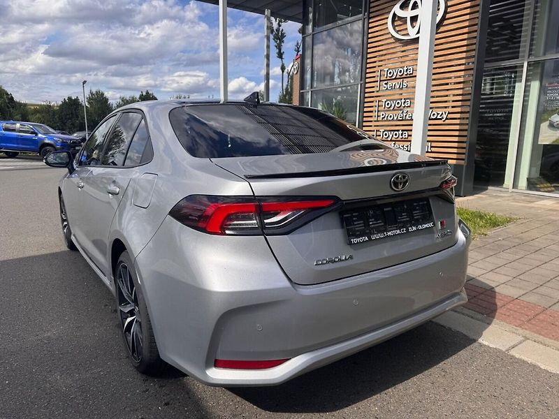Toyota Corolla 1.8 GR Sport - fotka 6 z 12