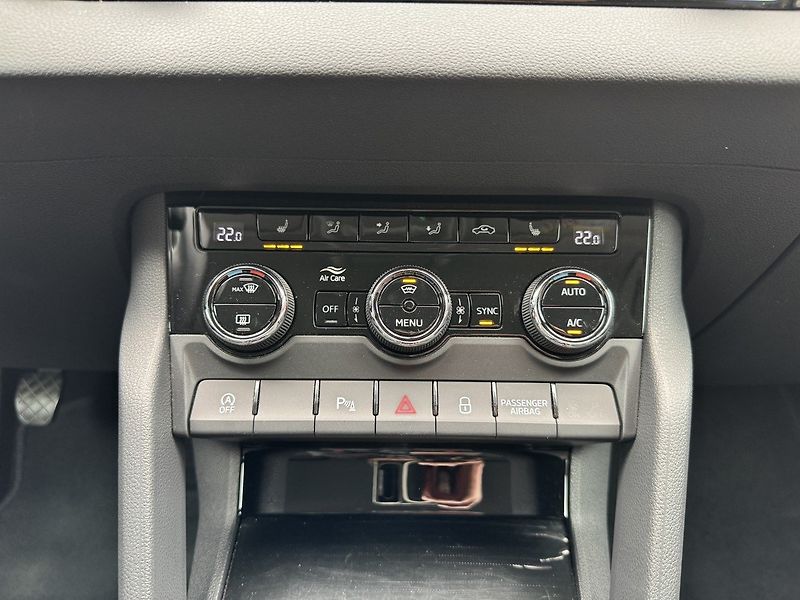 Škoda Karoq (2023) 1.5TSi LED Navi Kamera Virtual - fotka 10 z 48