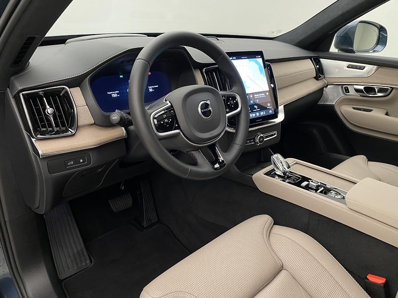 Volvo XC90 T8 AWD RECHARGE REZERVACE - fotka 4 z 73