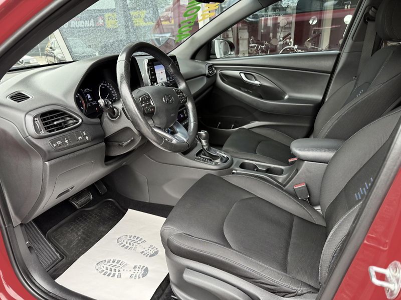 Hyundai i30 1,4 T-GDI DCT Style Automat ČR - fotka 15 z 42