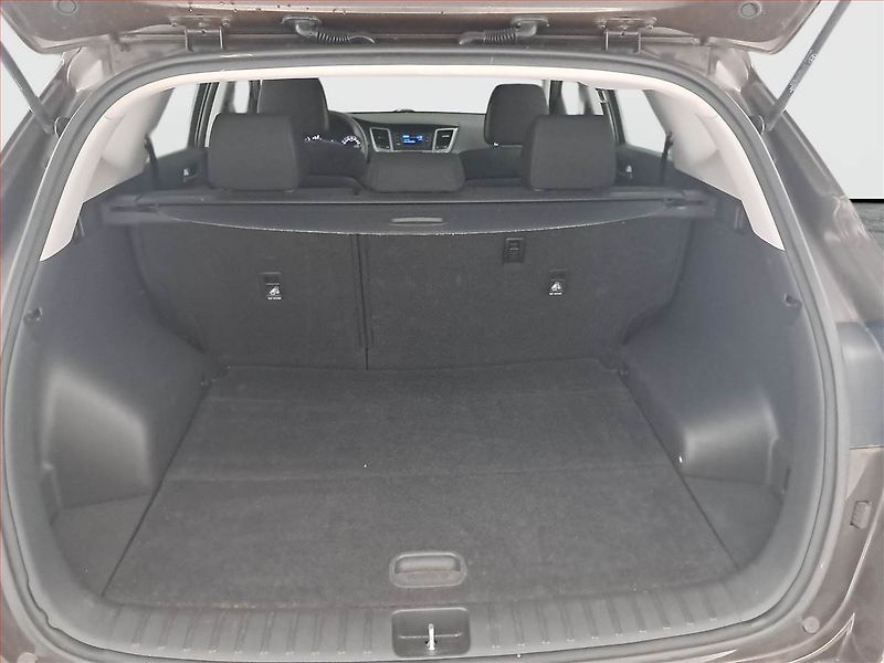Hyundai Tucson (2016) 1.6 GDI, Park. senzory - fotka 12 z 19