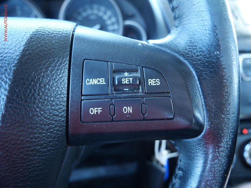 Mazda 6 (2010) 2.2 D, AC, tempo, výhřev sed - fotka 16 z 20