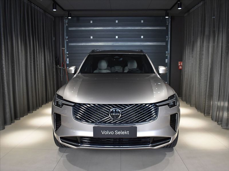 Volvo XC90 2,0 B5 AWD ULTRA Vzduch,Tažné - fotka 6 z 26