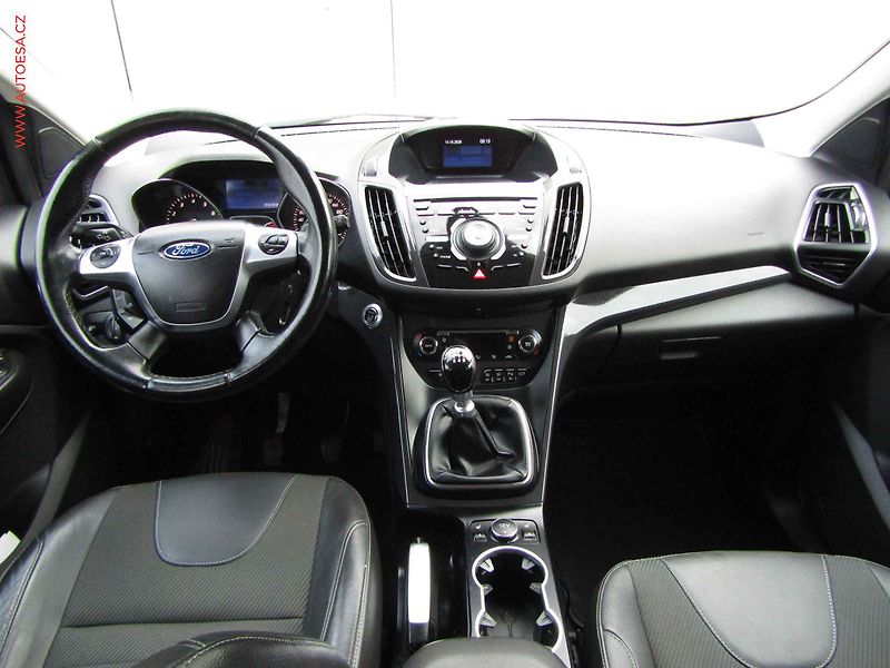 Ford Kuga (2015) 1.5EB, TZ, xenon, park.asist - fotka 8 z 20