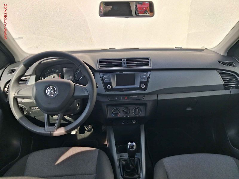 Škoda Fabia (2016) 1.0 MPi, Cool Edition, park. - fotka 8 z 17