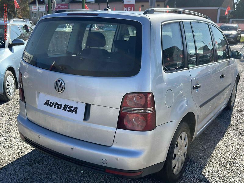 Volkswagen Touran (2009) 1.9TDi, AC, temp - fotka 4 z 16