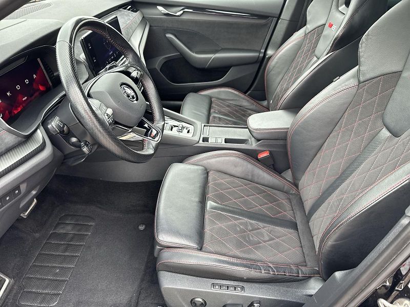 Škoda Octavia (2020) Combi 1.4 TSI iV DSG RS - fotka 7 z 35