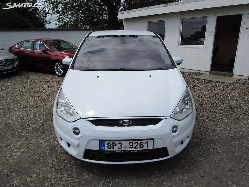 Ford S-MAX (2009) 2,0TDci-103KW-AUTOMAT - fotka 2 z 17