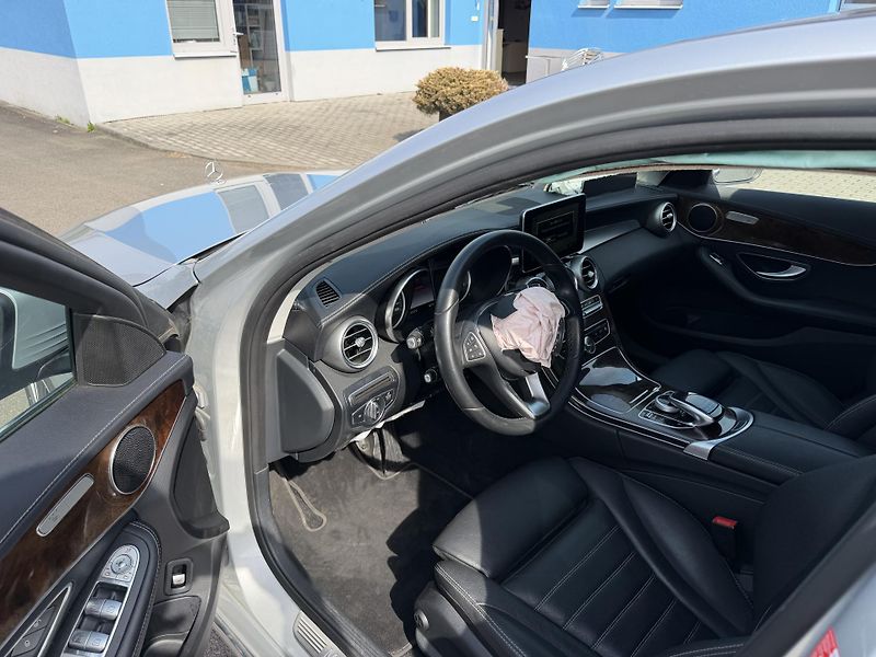 Mercedes-Benz Třídy C C 400 245kW 4x4 EXCLUSIVE  - fotka 9 z 16