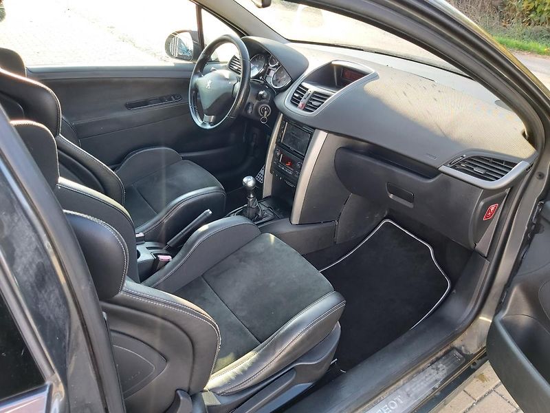 Peugeot 207 (2009) 1,6 128 KW  GTI - fotka 25 z 27
