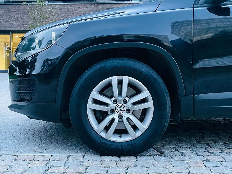 Volkswagen Tiguan 1.4TSI MANUÁL VÝHŘEV PANORAMA - fotka 46 z 46