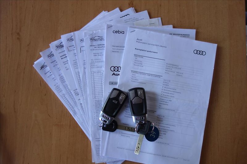 Audi A4 2,0 TDi, ČR, 1 MAJ., SERV. KN. - fotka 38 z 39