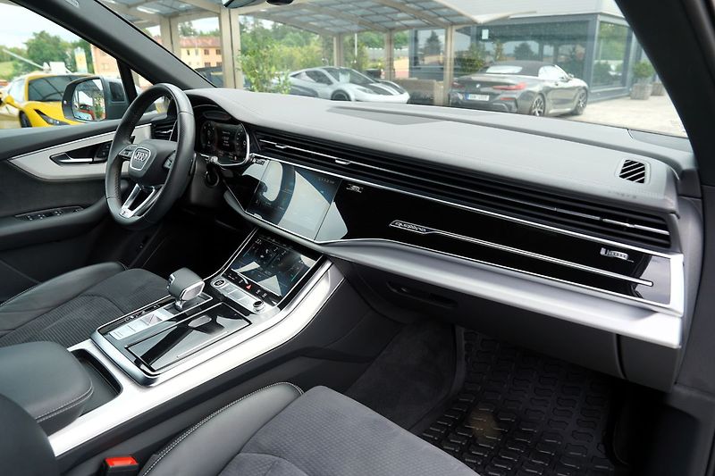 Audi Q7 50 TDI/Q/360/20/Sline/DPH - fotka 28 z 50