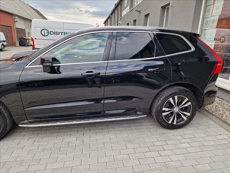 Volvo XC60 B4 145kW AWD Momentum Pro,ČR - fotka 42 z 50