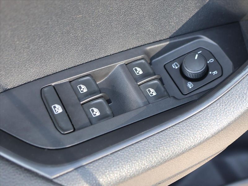 Škoda Karoq 2,0 TDI DSG 4x4 Sportline DPH - fotka 15 z 32