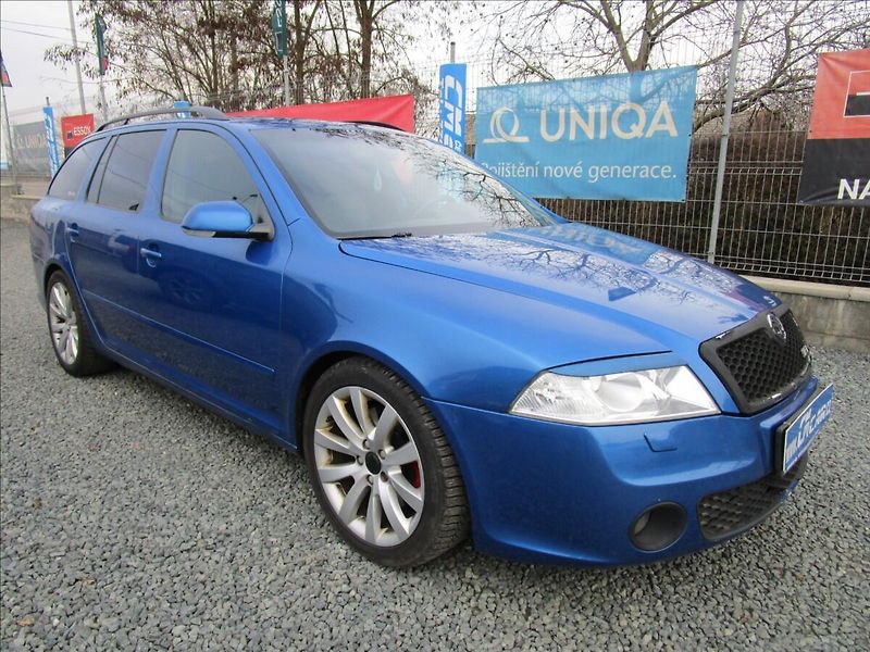 Škoda Octavia Combi 2.0TDi RS, aut. Klima - fotka 3 z 40