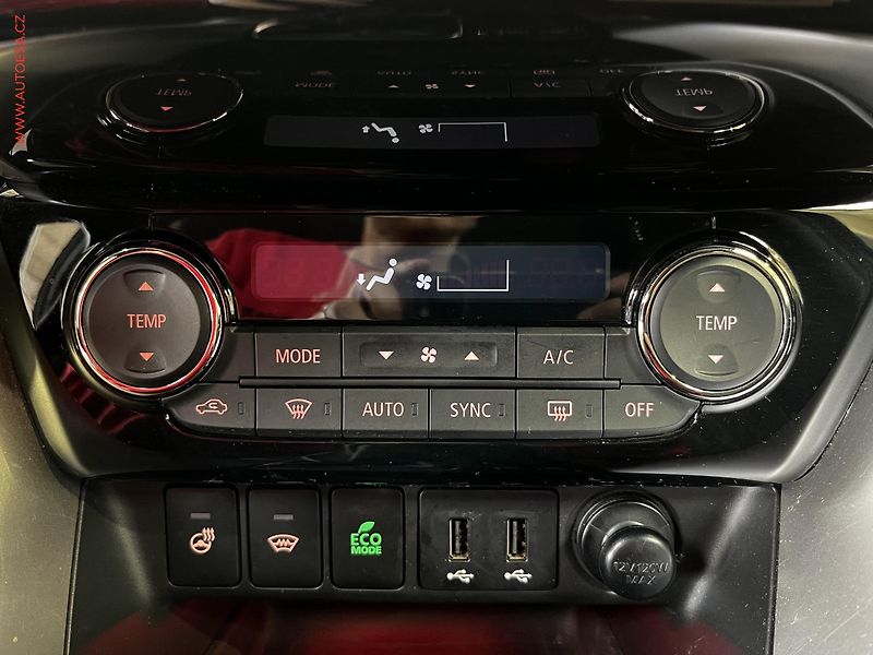Mitsubishi Eclipse Cross (2018) 1.5 T-MIVEC, Intense - fotka 14 z 17