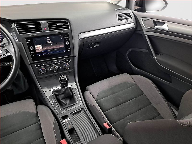 Volkswagen Golf (2017) 1.4 TSI, Tempomat - fotka 8 z 16