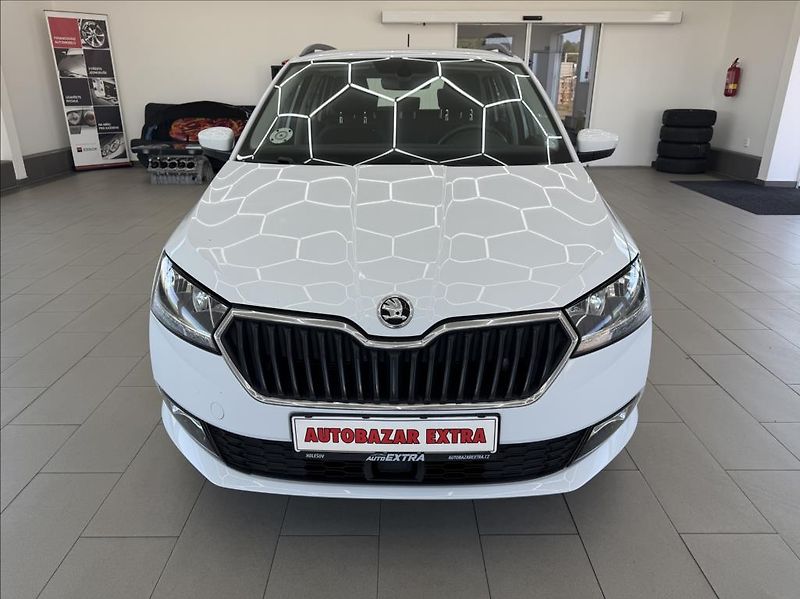 Škoda Fabia 1,0 TSI, tažné, LED, CarPlay - fotka 8 z 35
