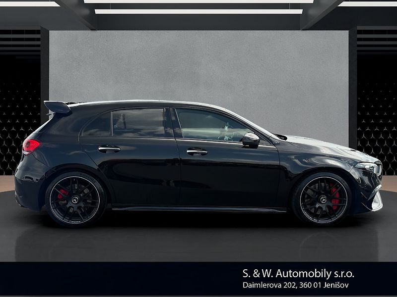 Mercedes-Benz Třídy A 45 AMG - fotka 4 z 40