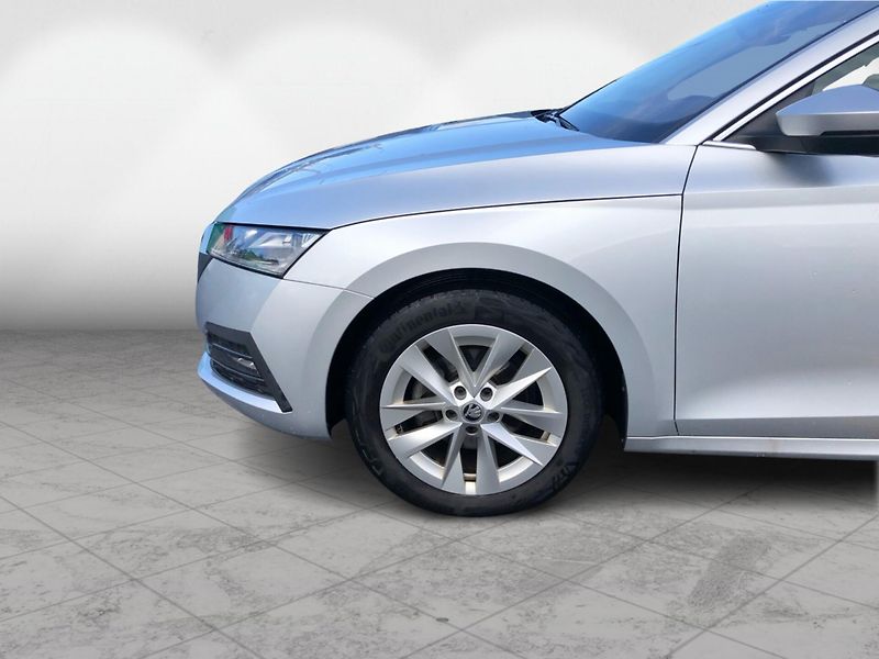 Škoda Octavia 2,0TDi 110kW STYLE DSG - fotka 10 z 29