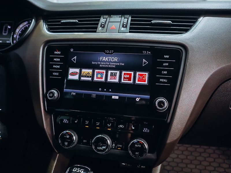 Škoda Octavia Scout 4x4 2,0 TDI - fotka 27 z 28