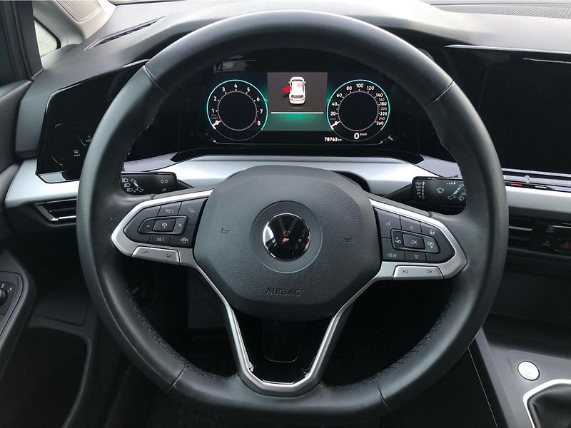 Volkswagen Golf 1.5 TSi LIFE - fotka 15 z 27