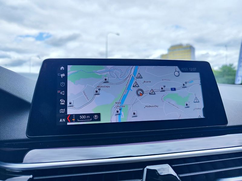 BMW Řada 5 520d/140kW Sportline - fotka 18 z 34