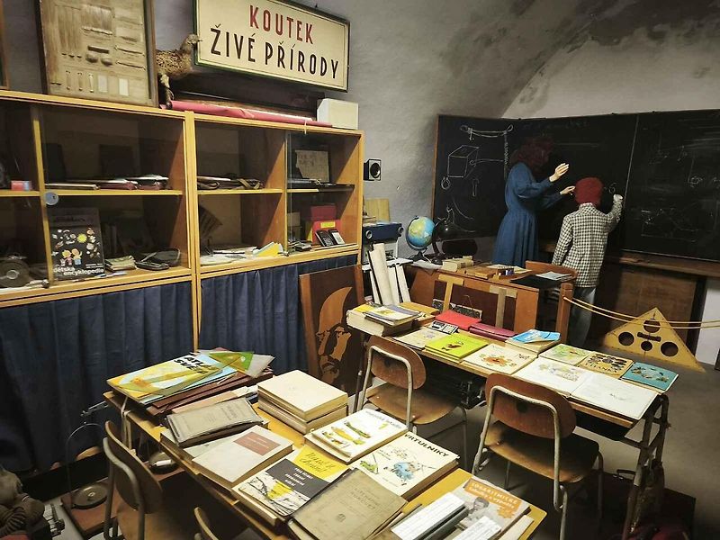 U vstupu do muzea překvapí stylově zařízená recepce z Barkasu.