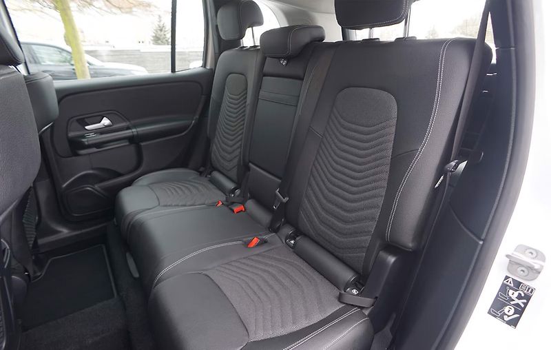 Mercedes-Benz GLB 220 4MATIC Kamera LED Asist - fotka 5 z 8