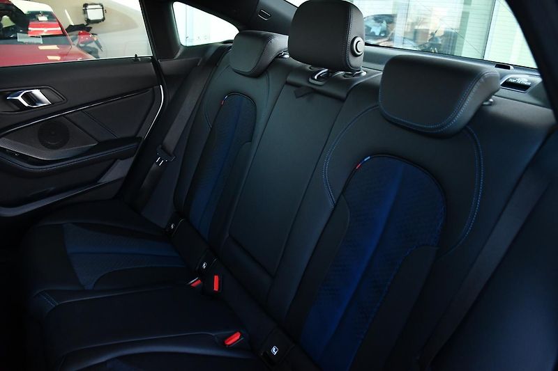 BMW Řada 2 218d M-SPORT 1M ČR - fotka 14 z 42