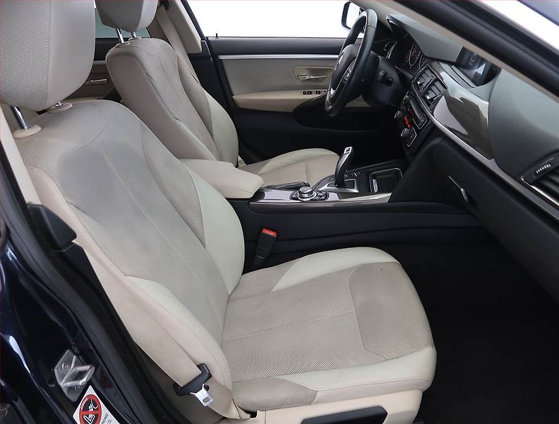 BMW Řada 4 (2015) 430d xDrive, 4X4, Automat - fotka 9 z 25