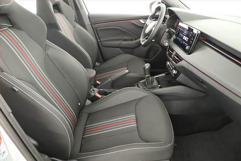 Škoda Kamiq (2025) 1.0 TSI, Monte Carlo - fotka 7 z 21