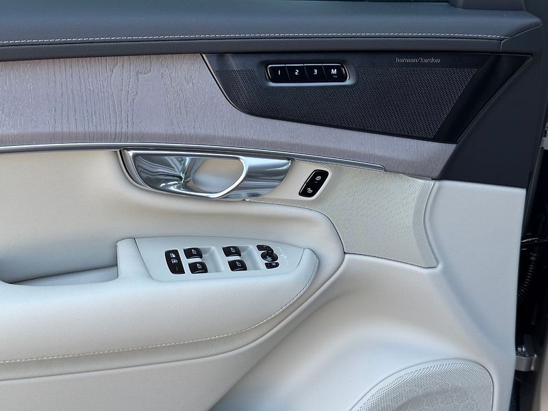 Volvo XC90 (2026) PLUS B5, kamery 360°, ventilac - fotka 8 z 23