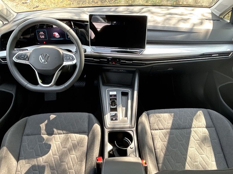 Volkswagen Golf (2025) 1.5 eTSI DSG People - fotka 5 z 29