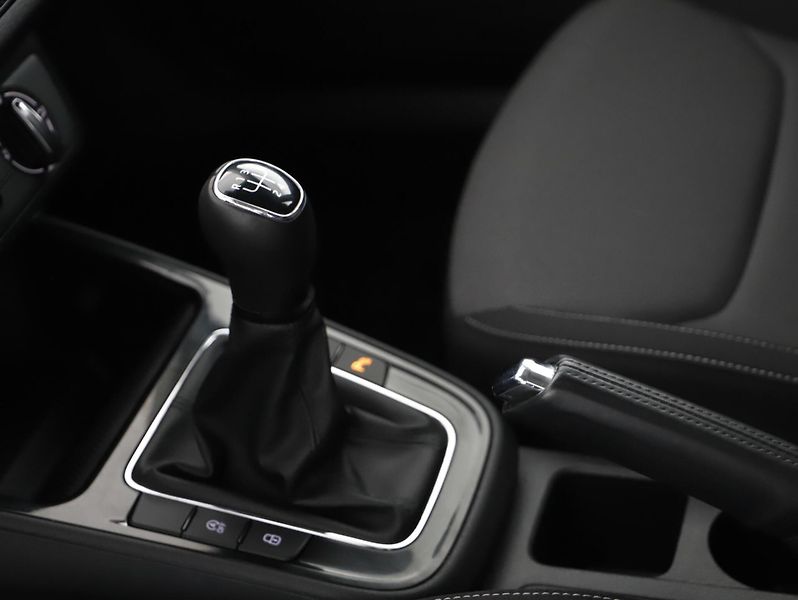 Škoda Fabia 1,0TSi 70kW AMBITION PLUS - fotka 13 z 26